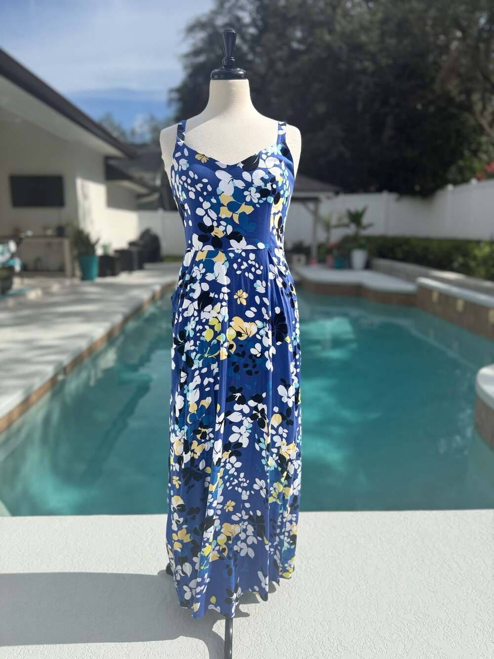 Market & Spruce Floral Sleeveless Maxi Dress with Pockets and Smocked Back